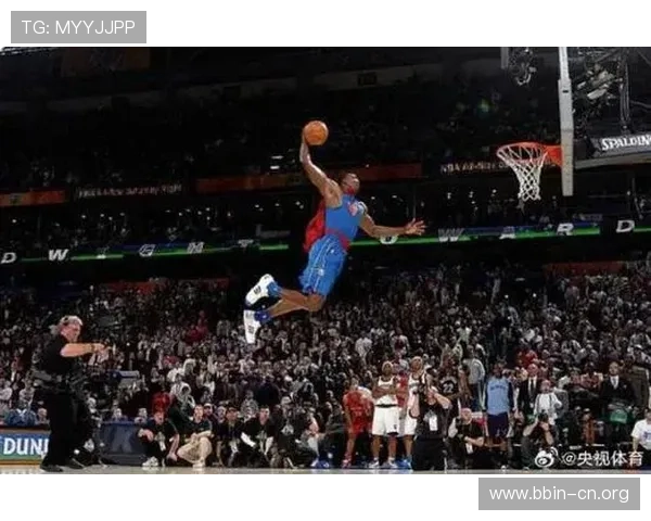 霍华德退役后多次反常表现引发外界对其生活状态持续深入报道热议